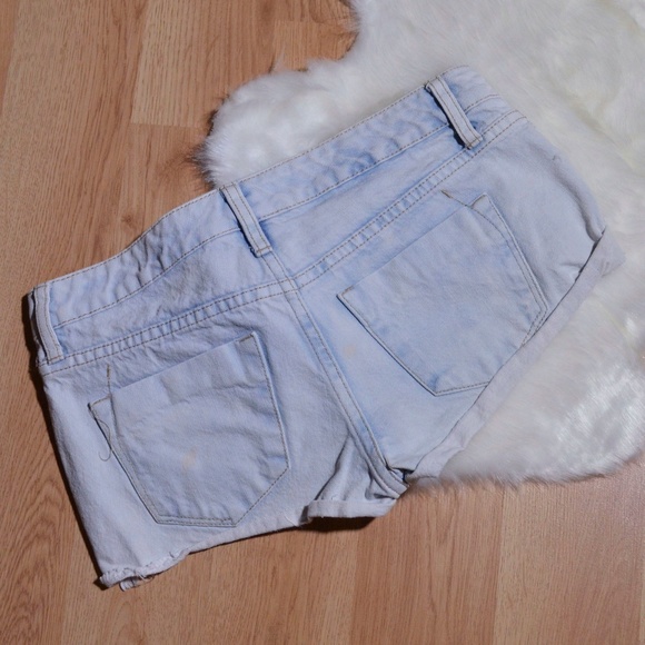 Mossimo Light Wash Denim Shorts | 2 for $10 Bundle Item - Picture 2 of 6